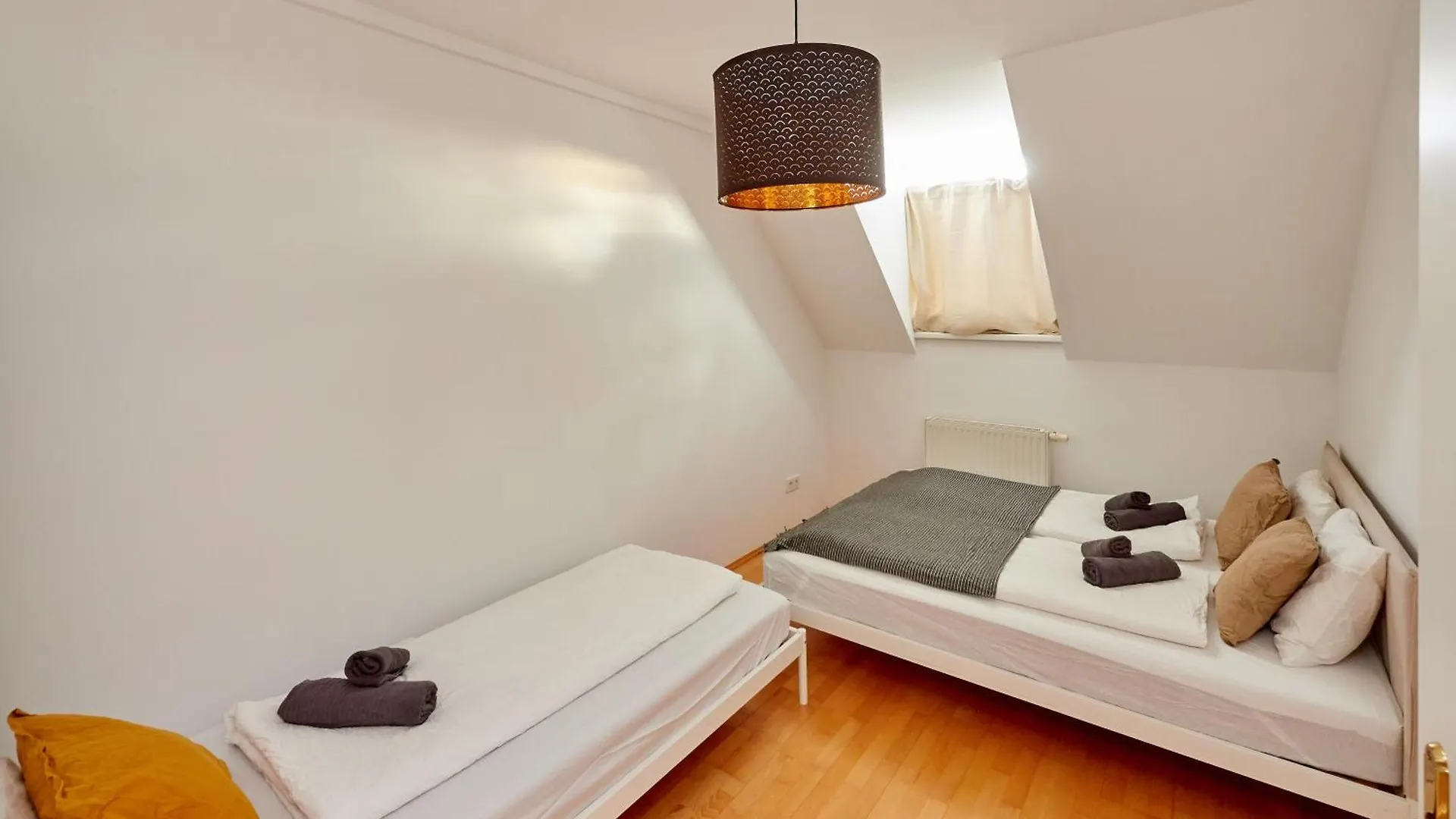 Central Apartment Kreuzgasse Vienna Austria