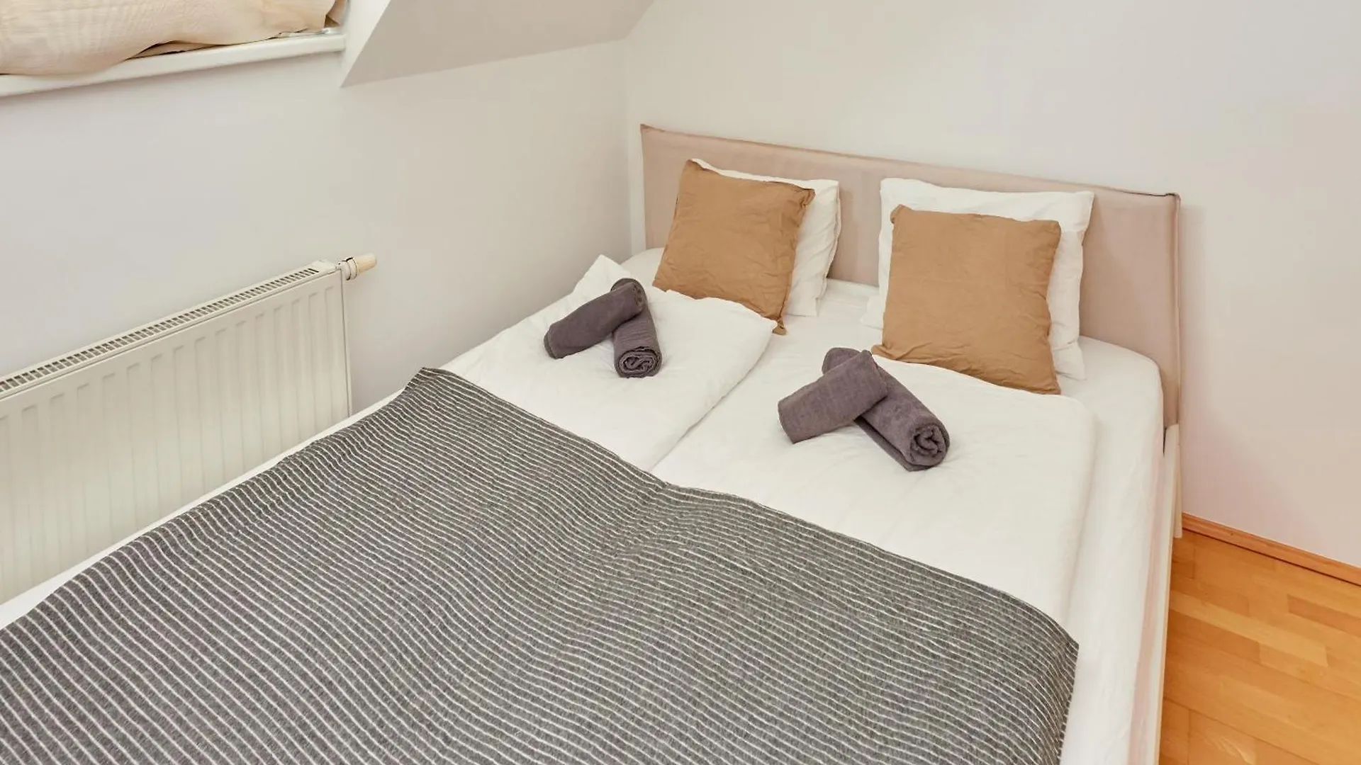 Central Apartment Kreuzgasse Vienna Austria